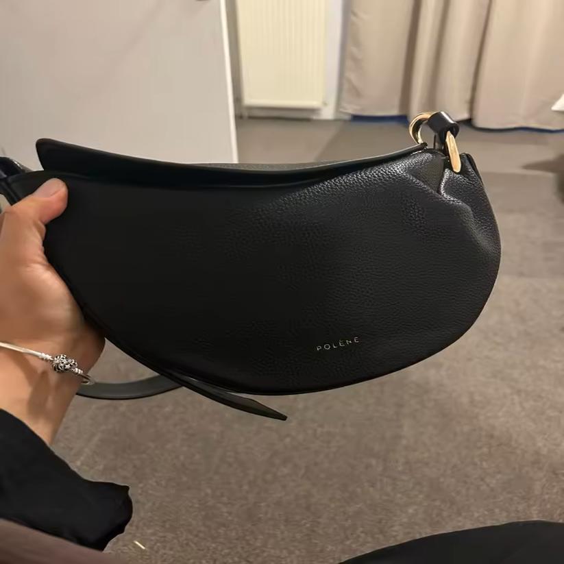 New Small Design Under Arms, Simple Leather Strap Bag For Women, 2025.